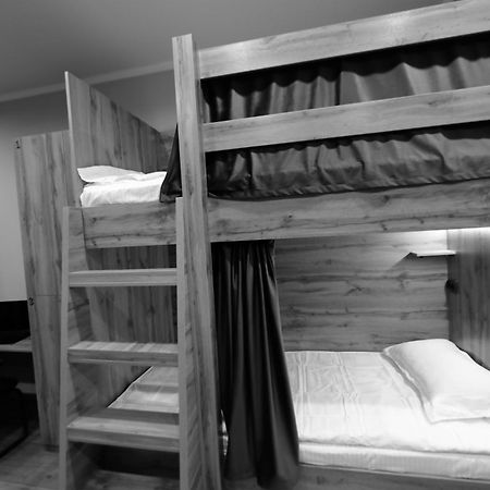 Cozy Hostel Bishkek Exteriör bild