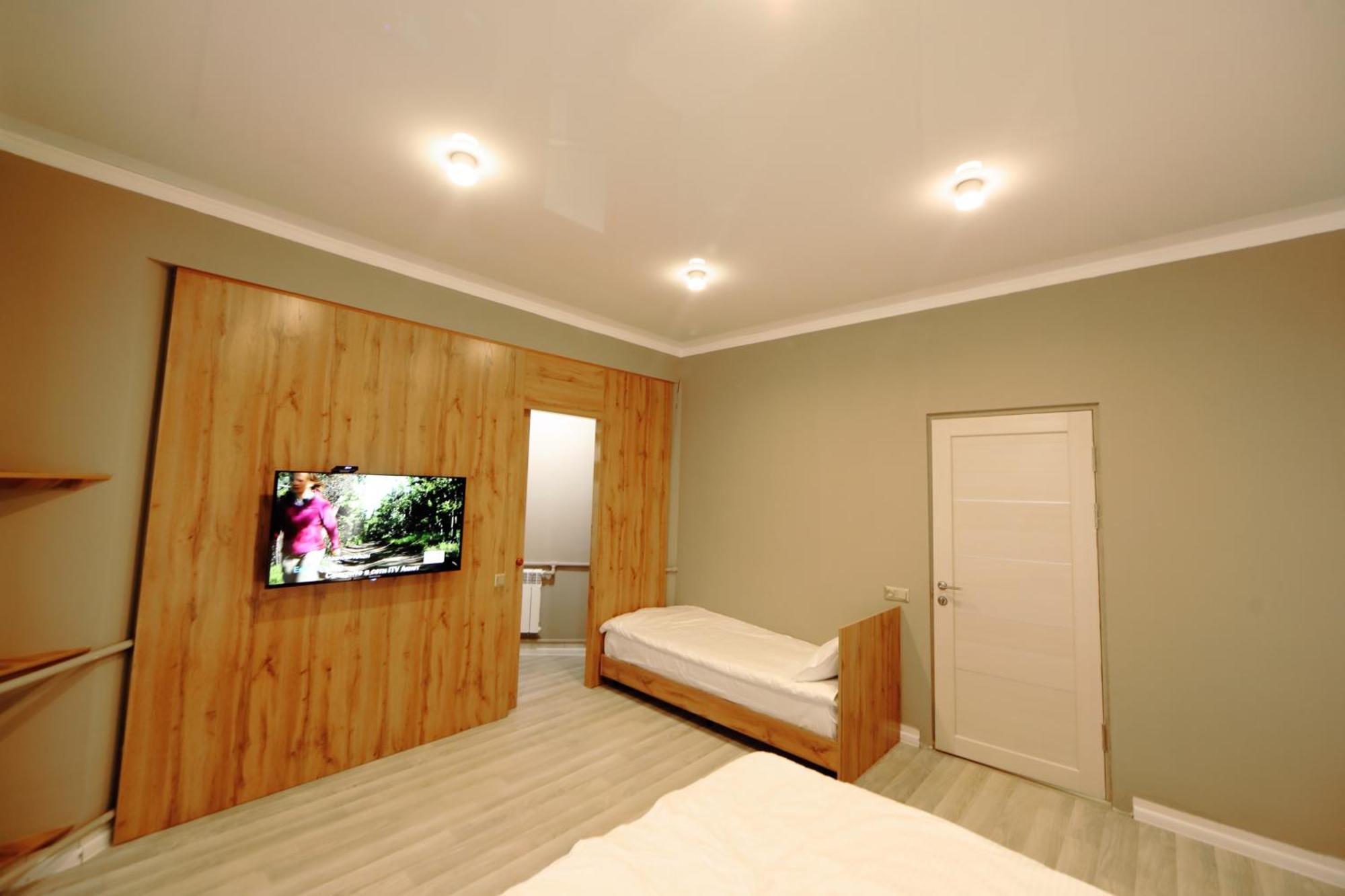 Cozy Hostel Bishkek Exteriör bild